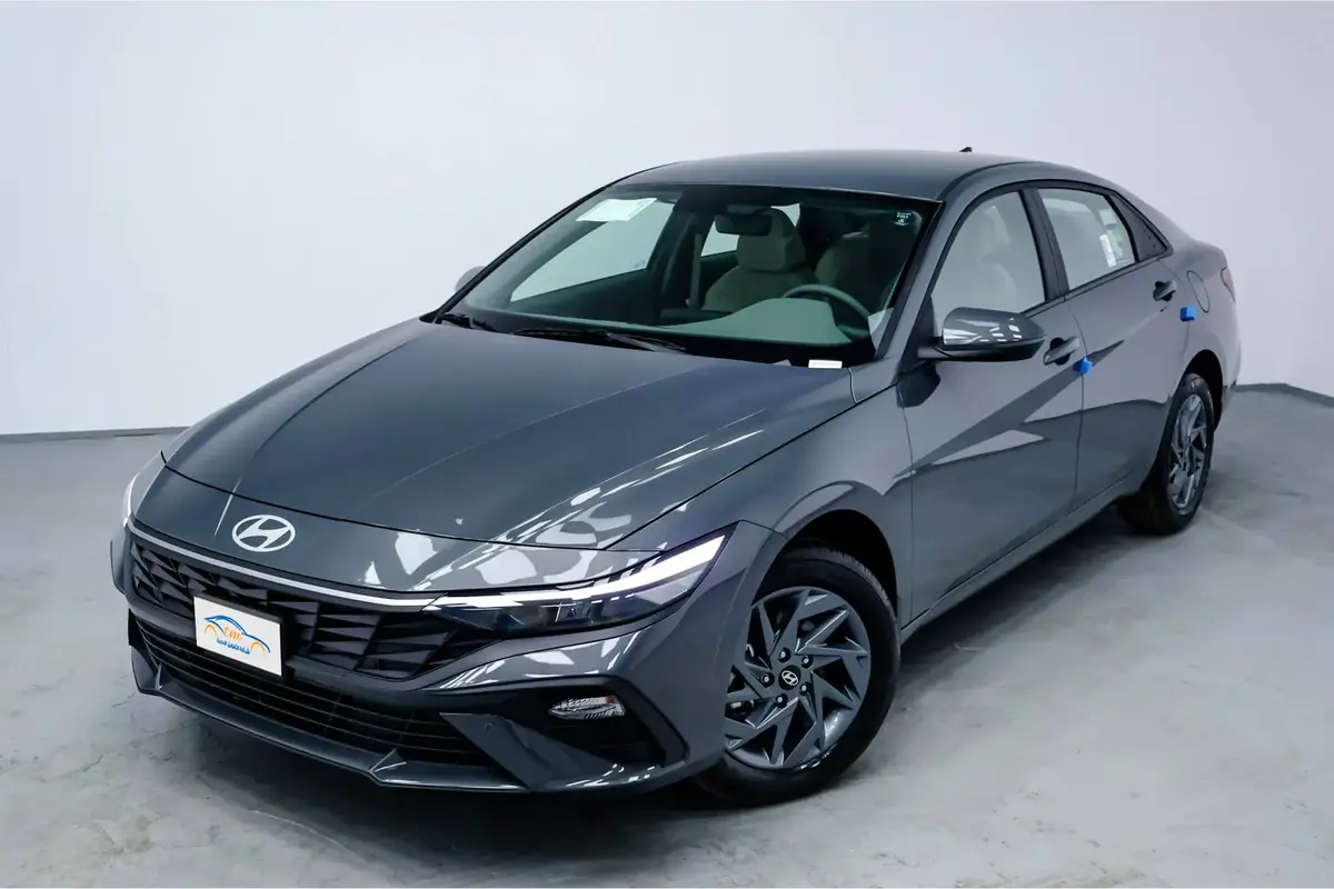 Hyundai-Elantra-2024