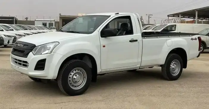 Isuzu-Dmax-2023-white