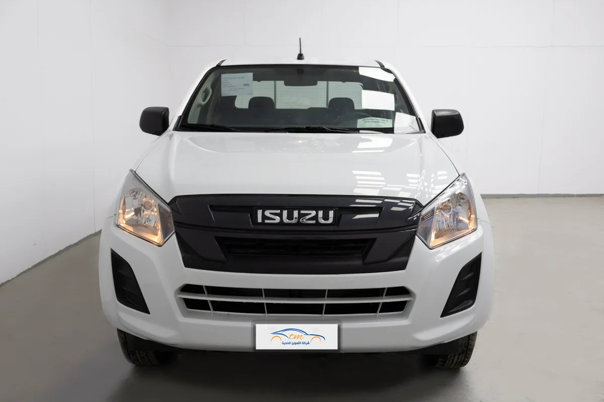 ايسوزو-دي-ماكس-2024-White