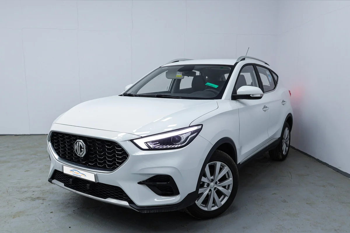 سيارة-ام-جي-White-zs